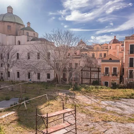 Casa Bonaria - Terrace On The Basilica- Wifi - Ac Apartment *